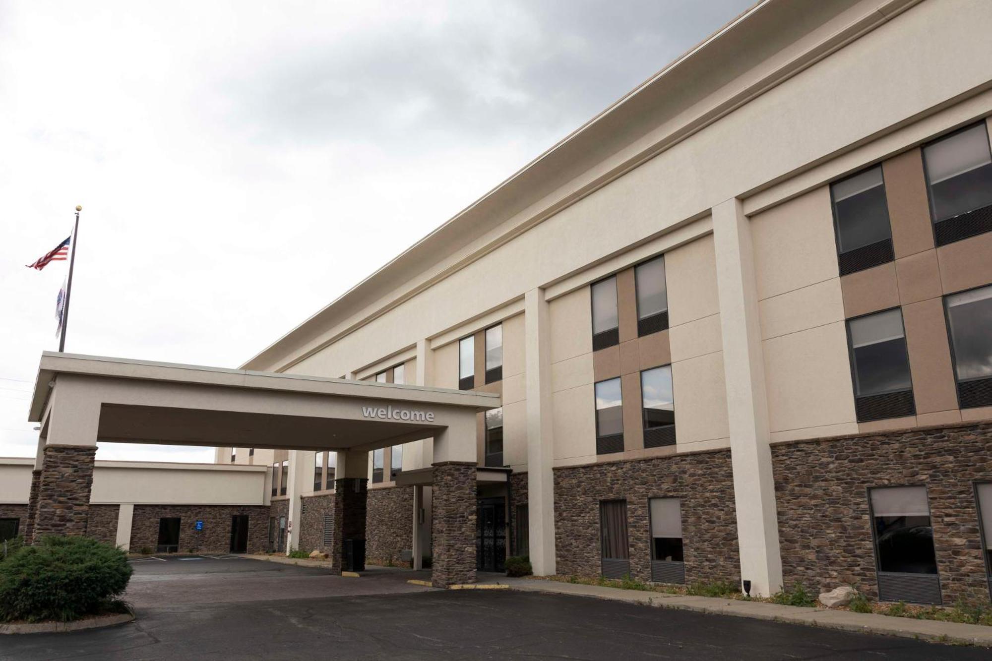Hampton Inn Kent/Akron Area Exterior foto